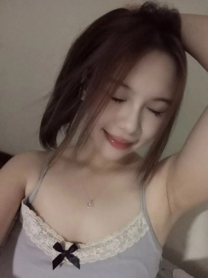 Hở lúc nào là đụ bà chị dâm loàn vú to lúc đó